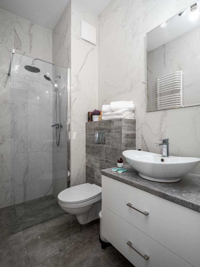 Apartament Ks Wola Prymasa 407 Warsaw Exterior photo
